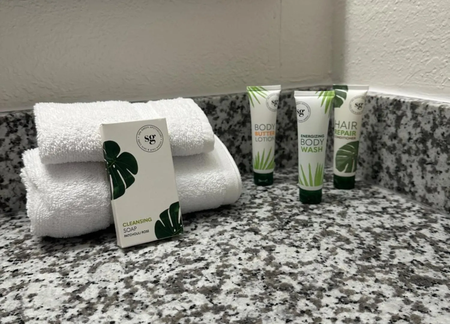 Hotel Oasis Bay Suites, Tampa, Busch Gardens, Usf