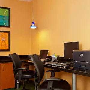 http://fairfield-inn-suites-memphis-east.memphishotelsnow.com