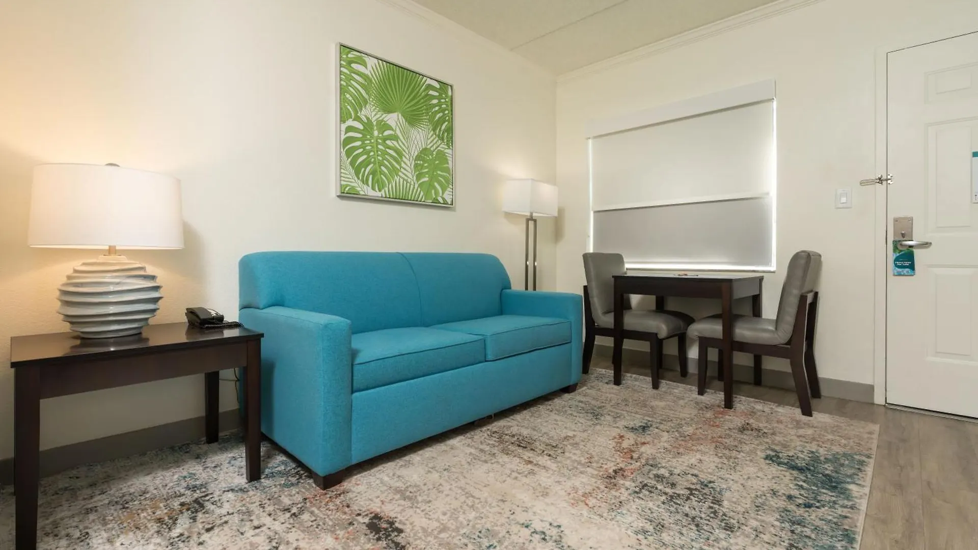 Oasis Bay Suites, Tampa, Busch Gardens, Usf ホテル